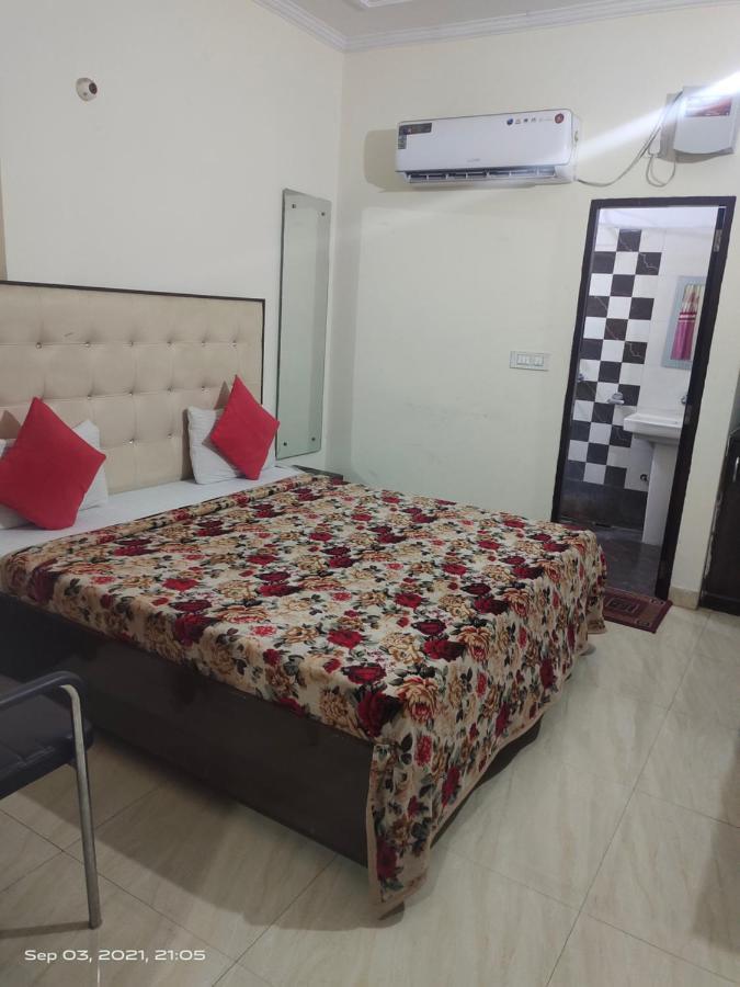 Hotel Kb Square Near Chandigarh Railway Station Exterior photo