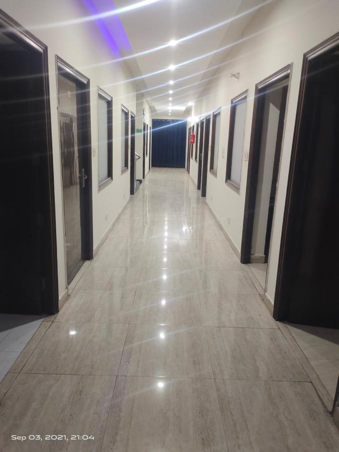 Hotel Kb Square Near Chandigarh Railway Station Exterior photo